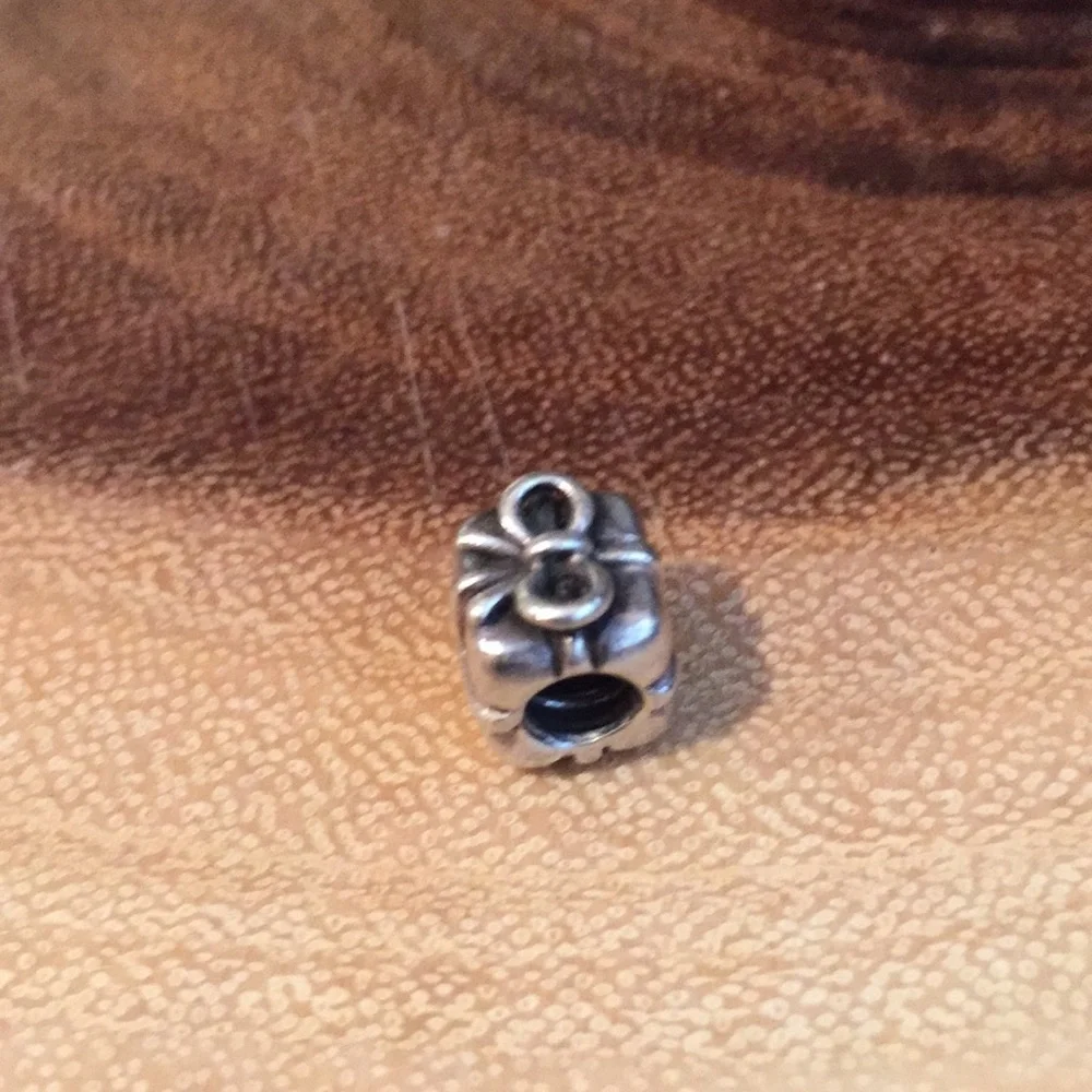 Pandora Perfect Present Charm - Picture 3 of 5